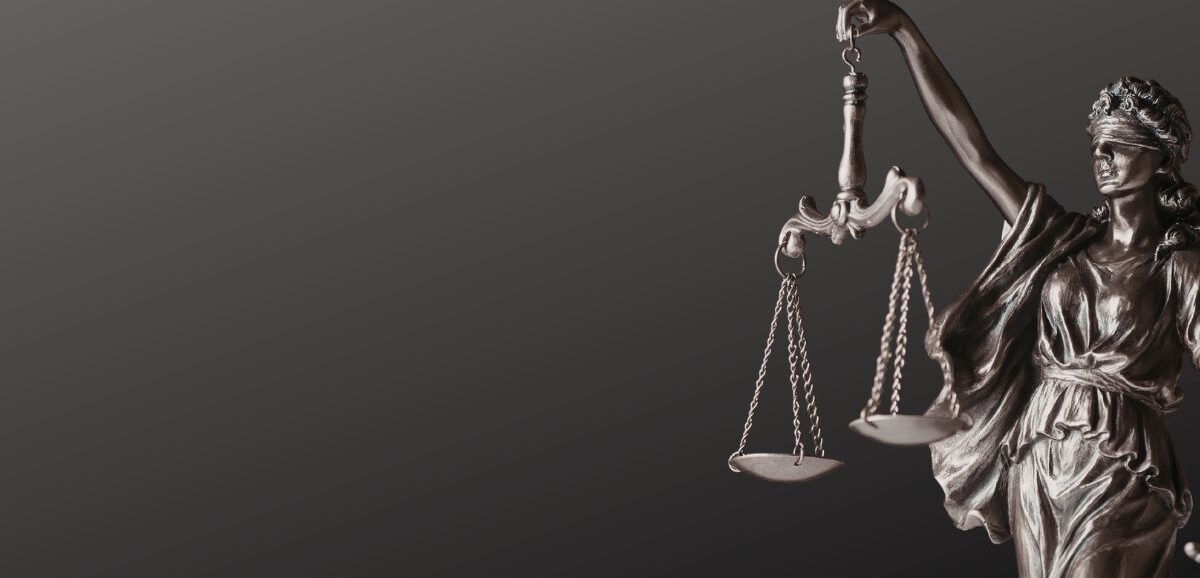 Statue der Justitia als Symbol der Gerechtigkeit - erstellt mit Canva