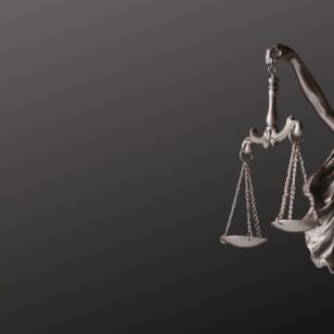 Statue der Justitia als Symbol der Gerechtigkeit - erstellt mit Canva