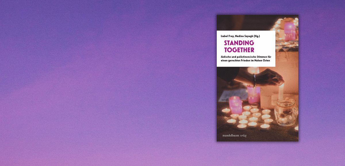 Buch des Monats - Standing Together