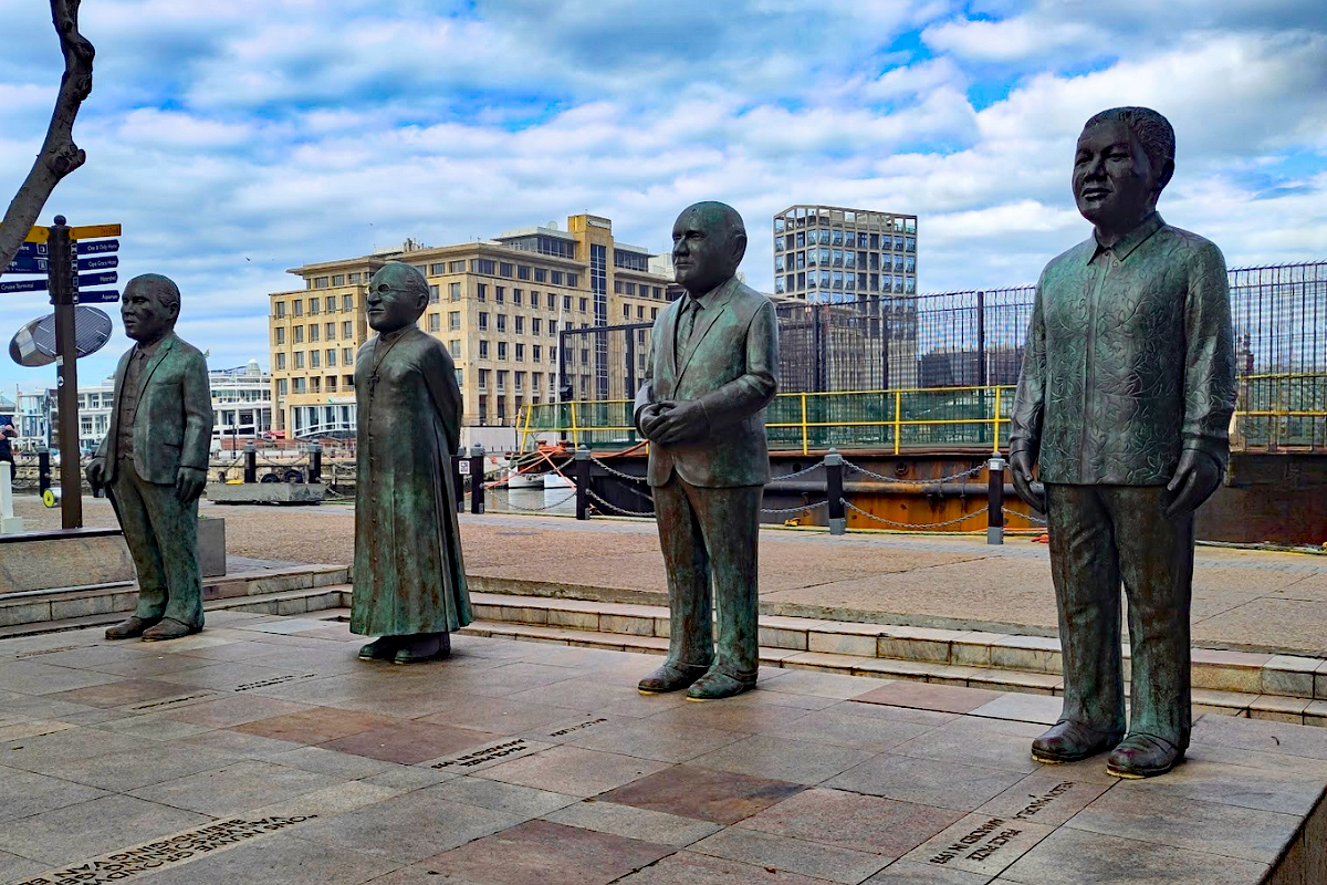 Nobel Square Kapstadt - Bild: Martin Sturmer