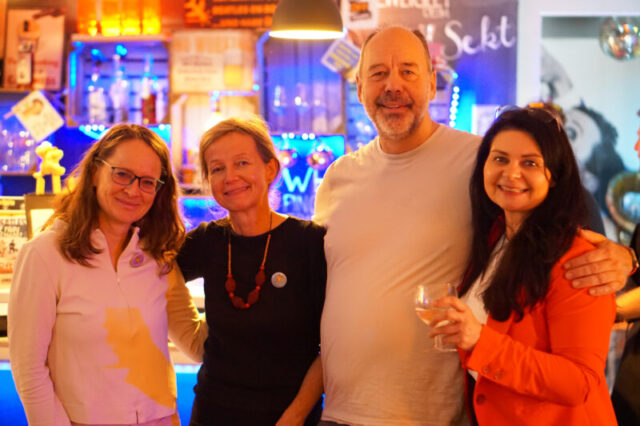 Martina Berthold (Klubobfrau der GRÜNEN im Salzburger Landtag) mit den Vorstandsmitgliedern Christa Wieland, Eckhart Falkensteiner und Daniela Molzbichler